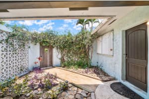 1333 Crest Dr, Lake Worth, FL 33461, Sold 06/23/22