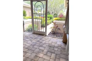 4783 Pinemore Ln, Lake Worth, FL 33463, Sold 07/11/22