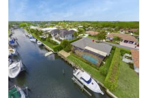 8976 Se Harbor Island Way Hobe Sound, FL 33455 Sold 07/13/23