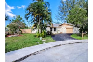 3955 NW 3rd Ct, Deerfield Beach, FL 33442, Sold 10/13/22