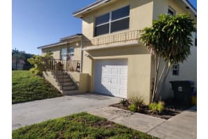 1407 Ontario Dr, Lake Worth, FL 33461, Sold 07/18/22