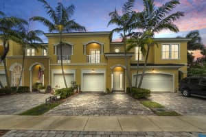 6131 NW Helmsdale Way, Port St. Lucie, FL 34983, Sold 07/13/22