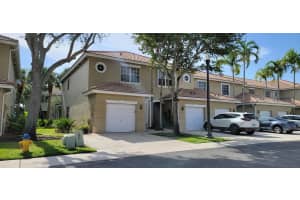 365 SW 122nd Ave, Pembroke Pines, FL 33025, Sold 08/10/22