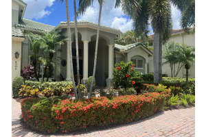 4586 SW Long Bay Dr, Palm City, FL 34990, Sold 08/10/22