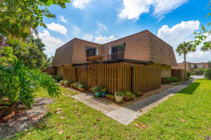 5994 SE Riverboat Dr, Stuart, FL 34997, Sold 08/08/22