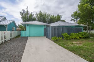 1493 SW Vizcaya Cir, Palm City, FL 34990, Sold 09/27/22