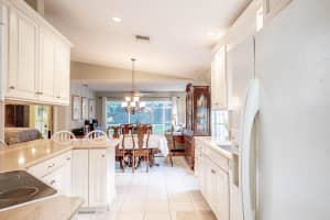 4260 Royal Oak Dr, Palm Beach Gardens, FL 33410, Sold 08/02/22