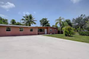 612 Hibiscus Dr, Royal Palm Beach, FL 33411, Sold 08/01/22