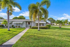 802 High Point Dr d, Delray Beach, FL 33445, Sold 08/23/22