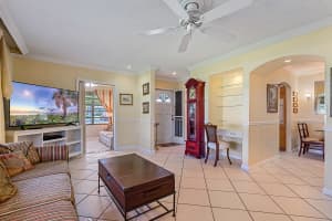 802 High Point Dr d, Delray Beach, FL 33445, Sold 08/23/22