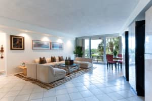 2295 S Ocean Blvd, Palm Beach, FL 33480, Sold 03/10/23