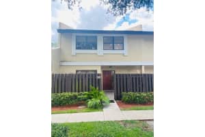 360 SW 97th Ave #360, Pembroke Pines, FL 33025, Sold 07/29/22