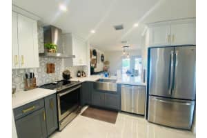 360 SW 97th Ave #360, Pembroke Pines, FL 33025, Sold 07/29/22