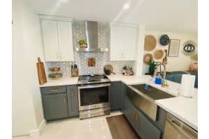 360 SW 97th Ave #360, Pembroke Pines, FL 33025, Sold 07/29/22