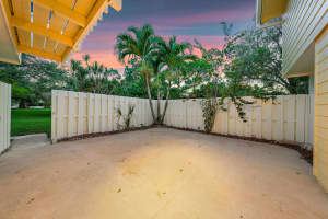 246  Seabreeze Circle, Jupiter, FL 33477 Sold 09/16/22