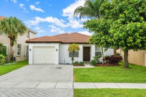 3709 Miramontes Cir, Wellington, FL 33414, Sold 11/08/22