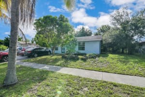 5892 Bahama Ct, West Palm Beach, FL 33407, Sold 07/21/22