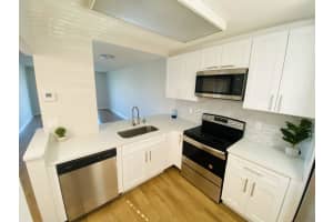 7840 NW 50th St APT 409, Lauderhill, FL 33351, Sold 07/19/22