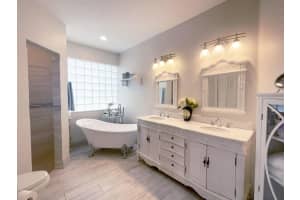 5264 Ventura Dr, Delray Beach, FL 33484, Sold 08/08/22