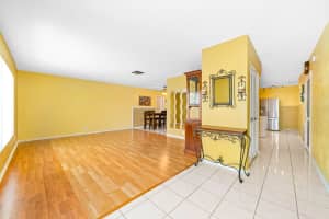 8900 NW 70th St, Tamarac, FL 33321, Sold 09/15/22