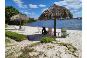 300 Scotia Dr APT 303, Hypoluxo, FL 33462, Sold 07/01/22