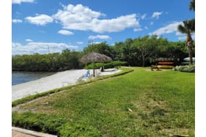 300 Scotia Dr APT 303, Hypoluxo, FL 33462, Sold 07/01/22