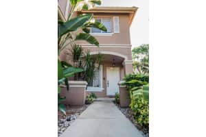 4868 Pinemore Ln, Lake Worth, FL 33463, Sold 07/11/22