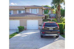 4868 Pinemore Ln, Lake Worth, FL 33463, Sold 07/11/22
