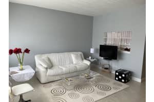 2960 Cynthia Ln APT 207, Lake Worth, FL 33461, Sold 07/29/22