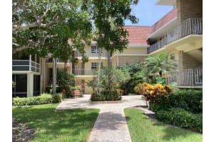 5570 Tamberlane Cir, Palm Beach Gardens, FL 33418, Sold 10/13/22