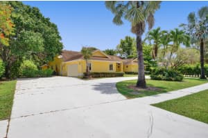 15855 Meadow Wood Dr, Wellington, FL 33414, Sold 09/23/22