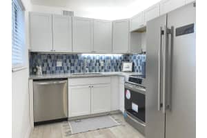 2600 SE Ocean Blvd APT B7, Stuart, FL 34996, Sold 08/17/22