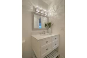 2600 SE Ocean Blvd APT B7, Stuart, FL 34996, Sold 08/17/22