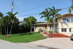 2424 Sugar Loaf Lane, Fort Lauderdale, Florida 33312