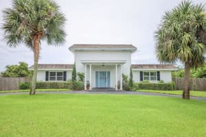 9102 SE Duncan St, Hobe Sound, FL 33455, Sold 05/04/23