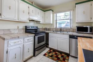 645 Hummingbird Ln, Delray Beach, FL 33445, Sold 07/26/22