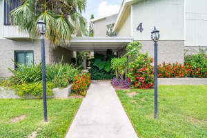 800 NW Fork Rd b4 u2, Stuart, FL 34994, Sold 07/20/22