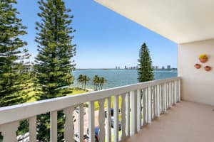 501 Lake Shore Dr, West Palm Beach, FL 33403, Sold 10/28/22