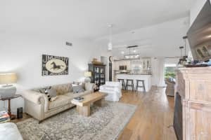 602 NW 11th St, Boynton Beach, FL 33426, Sold 08/15/22