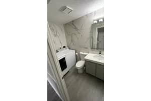 404 Shoreview Dr, Greenacres, FL 33463, Sold 08/19/22