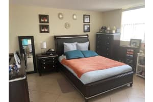 480 Executive Center Dr #4h, West Palm Beach, FL 33401, Sold 08/01/22