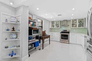 501 SW 11th Pl #206, Boca Raton, FL 33432, Sold 07/27/22