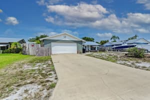 8972 SE Sandridge Ave, Hobe Sound, FL 33455, Sold 09/23/22