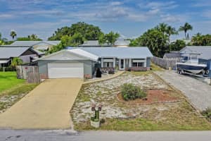 8972 SE Sandridge Ave, Hobe Sound, FL 33455, Sold 09/23/22