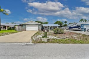 8972 SE Sandridge Ave, Hobe Sound, FL 33455, Sold 09/23/22