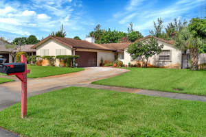 849  Ryanwood Drive, West Palm Beach, FL 33413 Sold 11/04/22