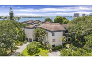 1618 12 Oaks Way APT 101, North Palm Beach, FL 33408, Sold 08/04/22