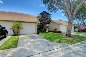 704 Maplewood Dr, Greenacres, FL 33415, Sold 10/20/22