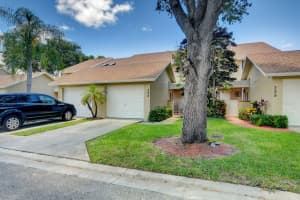 704 Maplewood Dr, Greenacres, FL 33415, Sold 10/20/22