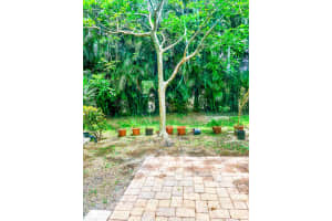 216  Lake Monterey Circle, Boynton Beach, FL 33426 Sold 10/28/22